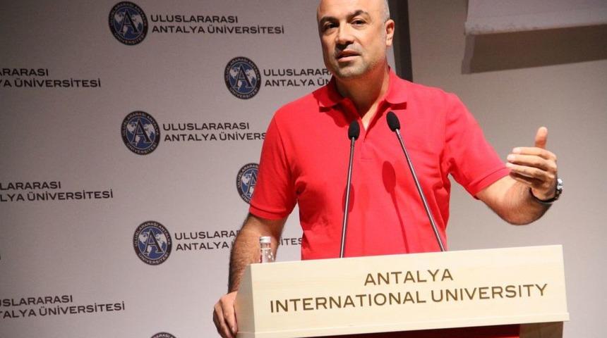 &Uuml;nl&uuml; Işadamı Tamince: Geniş Ufuklu Olun Ve Insanlığa Değer Katma Idealiniz Olsun