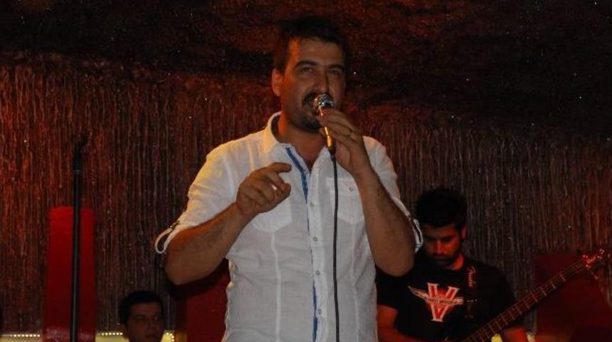 Sanatçı Aziz Taştan, Hayranları İle Bir Araya Geldi