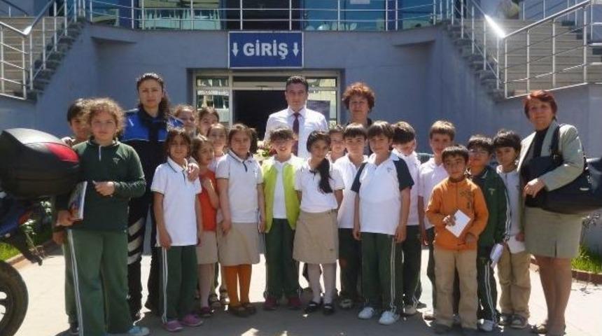 Edremit'te Minikler Polisin Misafiri Oldu