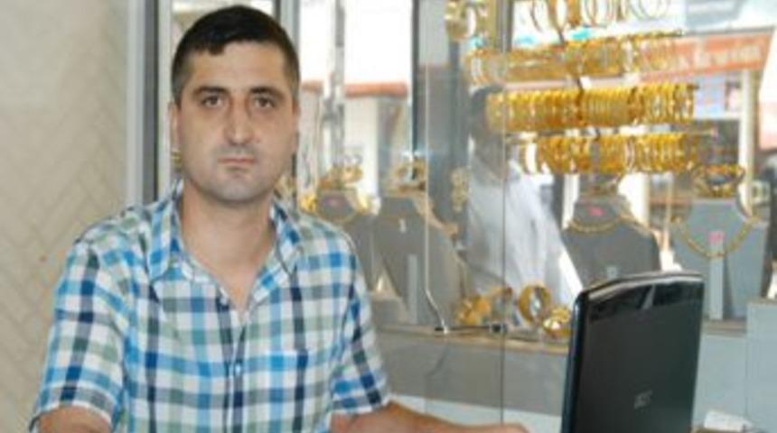 Vatandaş Altına H&uuml;cum Ediyor