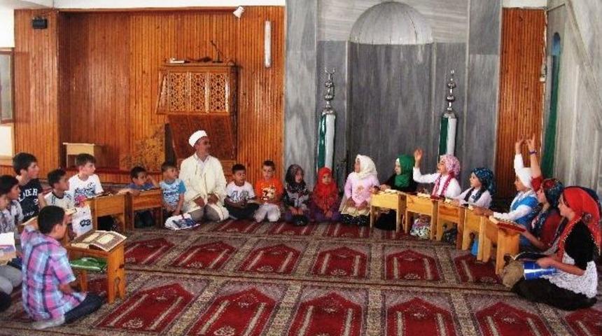 &ldquo;gel Bu Yaz Kur'an-ı G&ouml;nl&uuml;ne Yaz&rdquo;