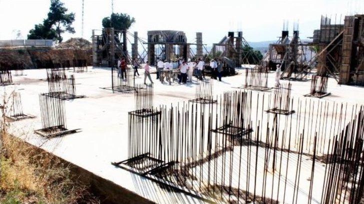 Vali Ahmet Turhan, Cami İnşaatını İnceledi G5