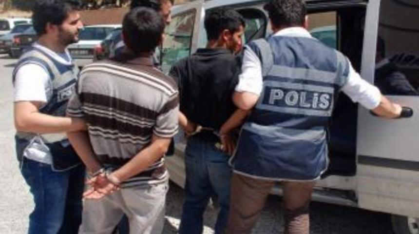 Hırsızlık Ş&uuml;phelisi 2 Kişi Yakalandı