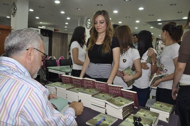 3 Yılda 3 Roman Yazdı, En Çok Satanlar Listesine Girdi