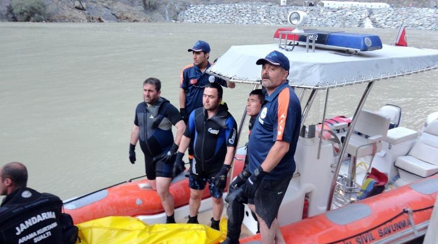 &Ccedil;oruh Nehri'nde Kaybolan Iki Kişinin, Cesetleri Bulundu