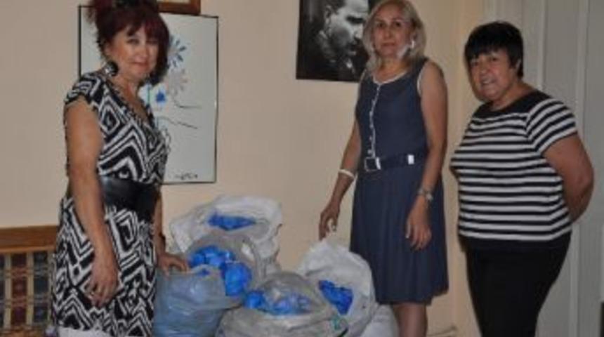 Emek&ccedil;i Kadınlar Derneği, Mavi Kapak Toplamaya Devam Ediyor