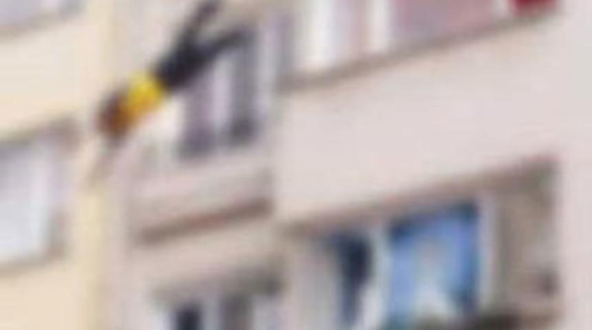 8'inci kattan d&uuml;şen kadının son s&ouml;zleri şoke etti