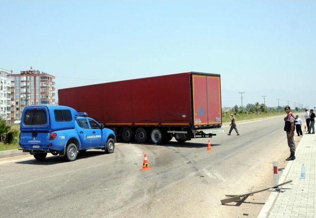 Finike’de Trafik Kazası: 3 Yaralı