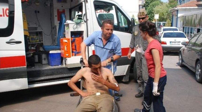 Askeriyede &Ccedil;ıkan Yangında 8 Asker Dumandan Zehirlendi