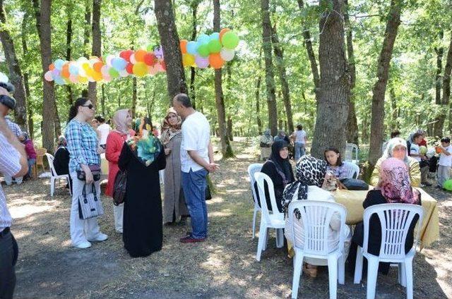 Düzce’de Gönül Elçileri Ve Çocuklar Piknikte Bir Araya Geldi