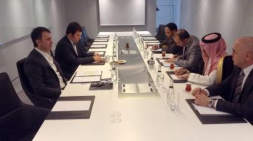 Bakan &Ccedil;elik'ten Daha &Ccedil;ok 'turist' I&ccedil;in Yurt Dışında Tanıtım Atağı