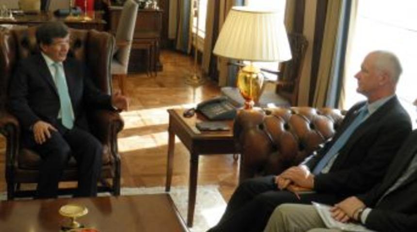 Davutoğlu, BM'nin Kimyasal Silah Misyonu Ile G&ouml;r&uuml;şt&uuml;