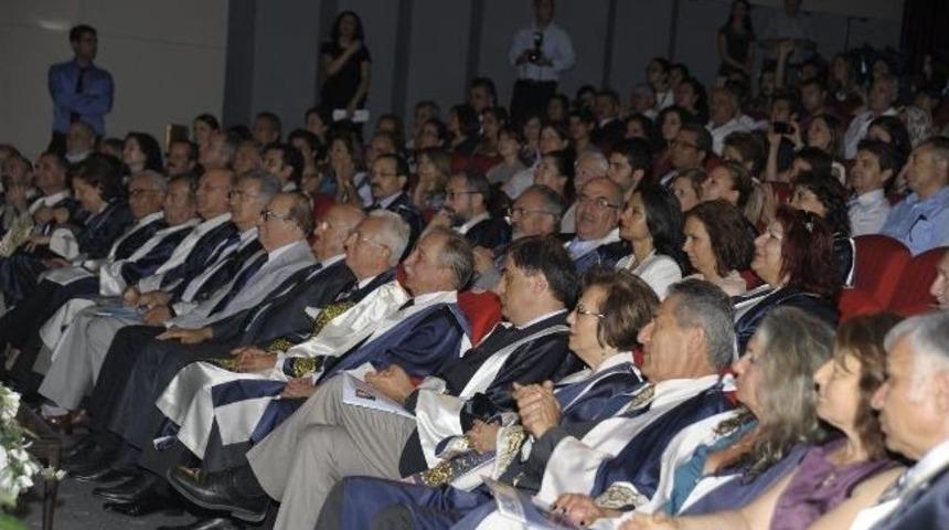 Dokuz Eyl&uuml;l &Uuml;niversitesi&rsquo;nde 30&rsquo;uncu Kuruluş Yıld&ouml;n&uuml;m&uuml; Ve Mezuniyet T&ouml;reni Heyecanı