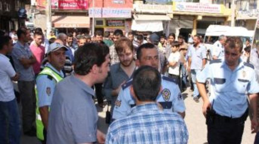 Kooperatif&ccedil;iler Yolu Trafiğe Kapattı