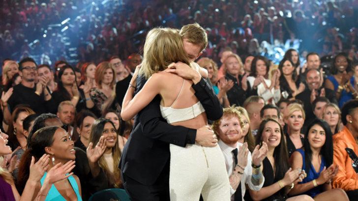 Billboard M&uuml;zik &Ouml;d&uuml;lleri 2015'in en g&uuml;zel anları