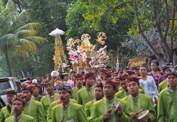 Endonezya'da ölü yakma töreni  G4
