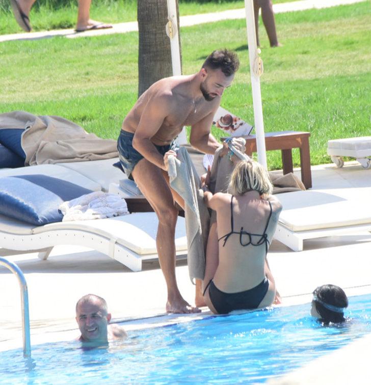 Didem Soydan havlu olmadan kalkmadı G5