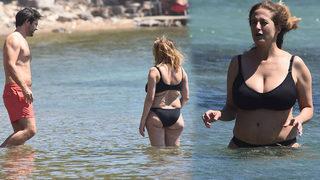 Kenan Ece ile Canan Ergüder halk plajında aşk tazeledi 