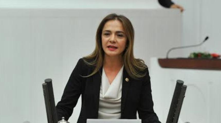 'Eğer arkadaşlığımızın devam etmesini istiyorsan olumsuz bir şey yazma'