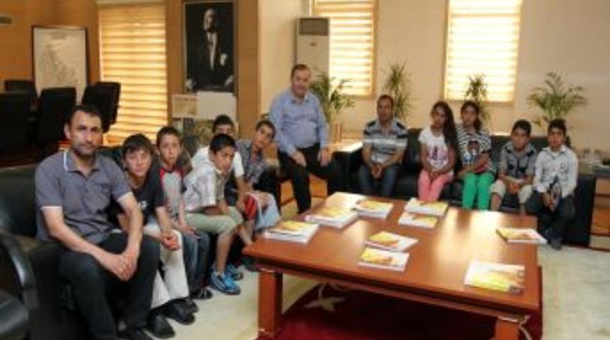 Arpaşenli &Ouml;ğrencilerden Başkan Kadıoğlu'na Teşekk&uuml;r Ziyareti