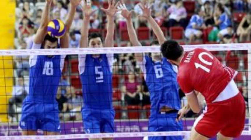 İtalya'ya 3 - 2 Yenilen T&uuml;rkiye Akdeniz'de Finali Ka&ccedil;ırdı