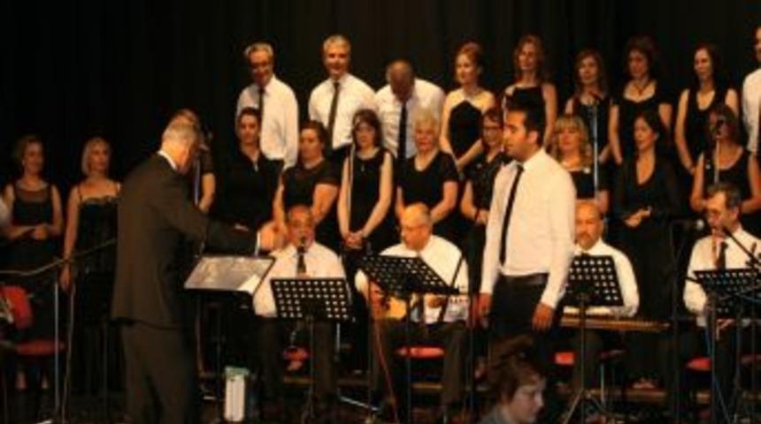 Doktor Ve Hemşirelerden Oluşan Korodan Ilk Konser