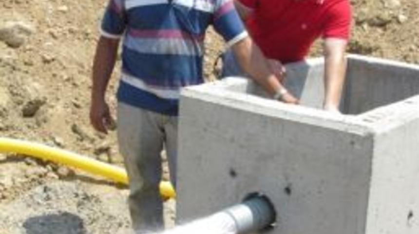 Sulama Kanallarında Denemeler S&uuml;r&uuml;yor