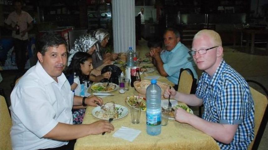 T&uuml;rk Eğitim Sen Didim Temsilciliği &Uuml;yeleri Yemekte Bir Araya Geldi