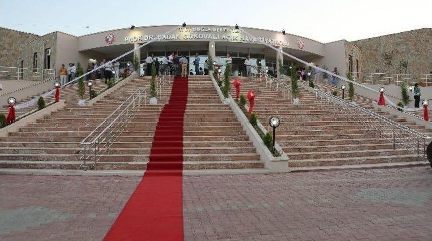 Şadan G&ouml;kovalı A&ccedil;ık Hava Tiyatrosu A&ccedil;ıldı