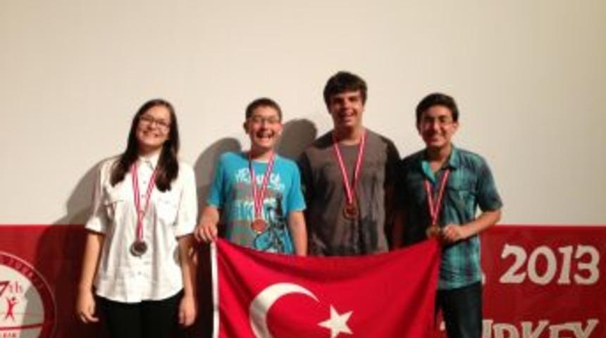 Yamanlar, Antalya'dan D&ouml;rt Madalya Ile D&ouml;nd&uuml;