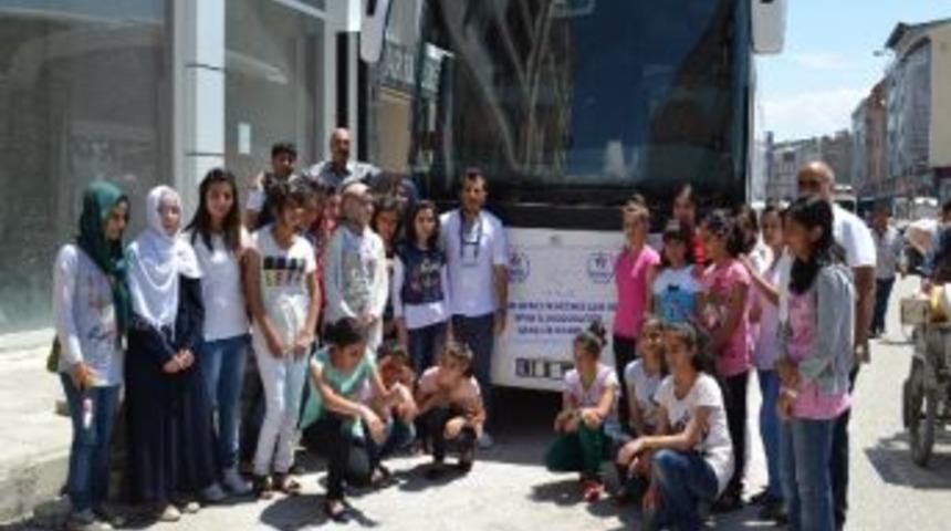 Vanlı &Ouml;ğrenciler Gen&ccedil;lik Kamplarına Uğurlandı