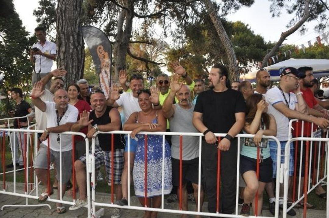 Macar Mokus&rsquo;tan Y&uuml;rekleri Hoplatan G&ouml;steri