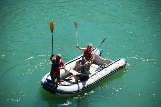 Artvin’de İki Baraj Arasında Rafting Keyfi