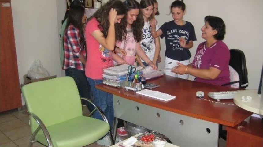 İzmek Yaz Sezonunu A&ccedil;ıyor