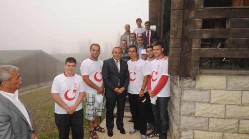 Vali Kızılcık, D&uuml;zk&ouml;y Doğa Kampında Gen&ccedil;lerle Buluştu