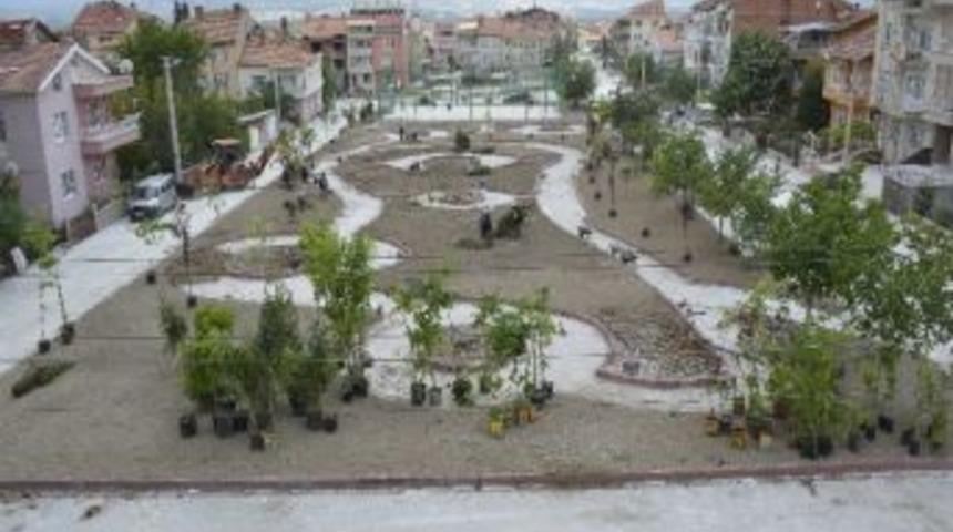 Tavşanlı'da Spor Alanları Ve Yeşil Alan D&uuml;zenleme &Ccedil;alışmaları