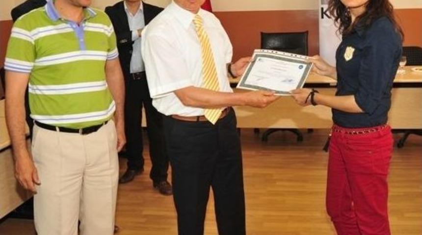 Yyü Öğrencileri Girişimcilik Sertifikalarını Aldı