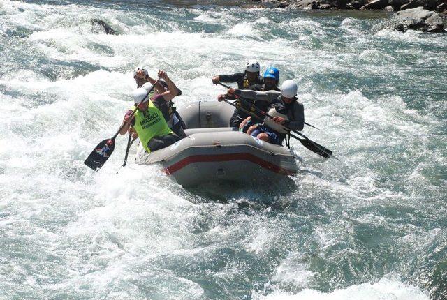 Türkiye Rafting Şampiyonası Rize’de Başladı