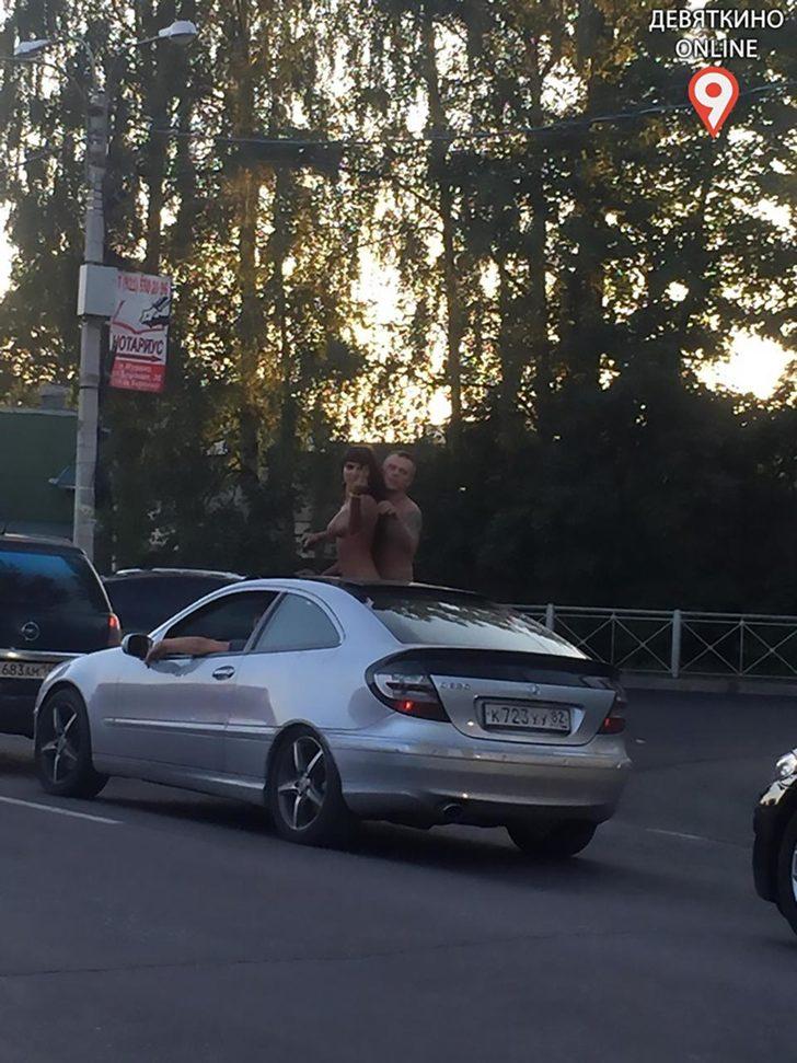 Herkesin ortasında ilişkiye girdiler G2