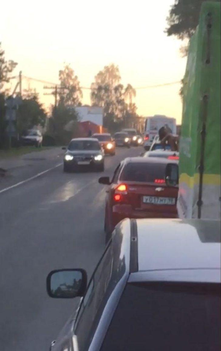 Herkesin ortasında ilişkiye girdiler G3