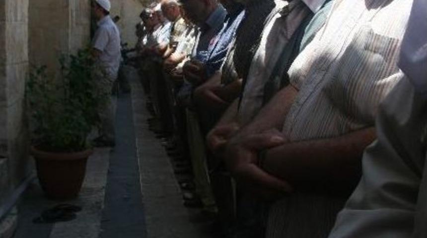 Şehit Edilen Itc Başkanı İçin Gıyabi Cenaze Namazı Kılındı