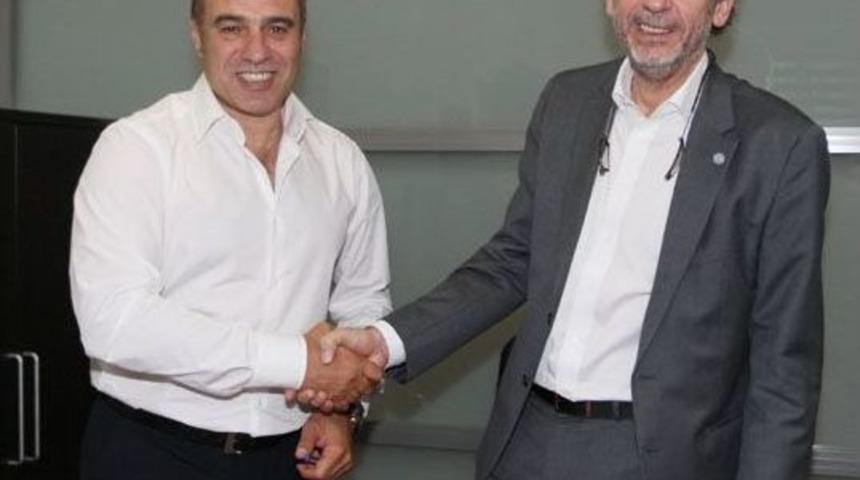 Fenerbah&ccedil;e, 1 Yıllığına Ersun Yanal'a Emanet