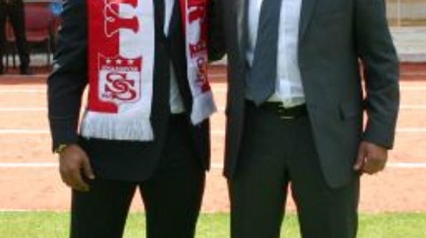 Roberto Carlos,yeni Sezon I&ccedil;in Ipu&ccedil;ları Verdi