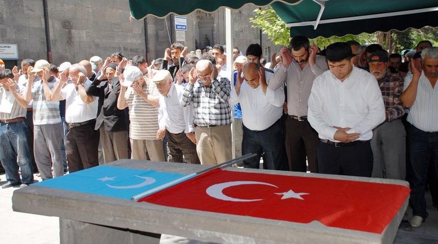 Doğu T&uuml;rkistanlılar I&ccedil;in Gıyabi Cenaze Namazı Kılındı