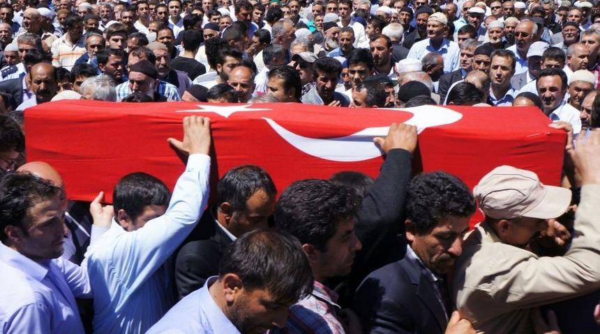 Kalp Krizinden &Ouml;len Polis Memuru Erzurum'da Toprağa Verildi