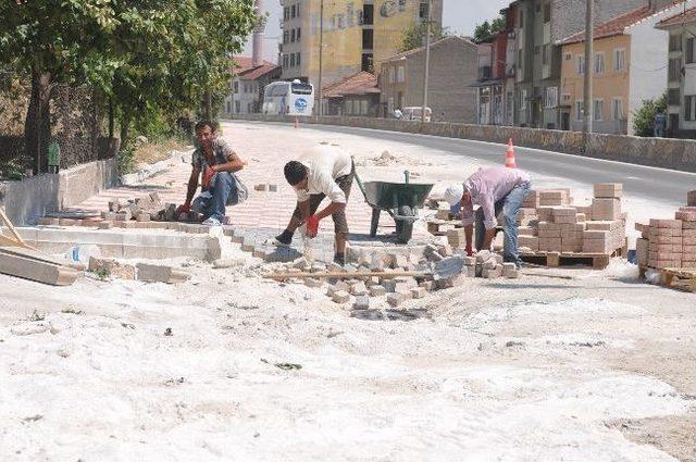 Bozüyük'te Kaldırım Yenileme Çalışmaları