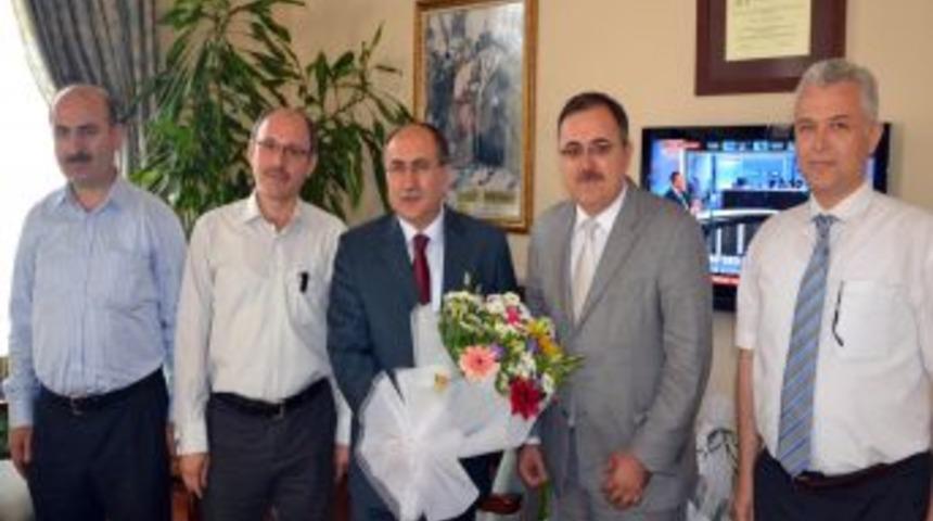 Okuma Salonlarında 23 &Ouml;ğretmen, Bin 200 &Ouml;ğrenciye &Uuml;cretsiz Eğitim Veriyor