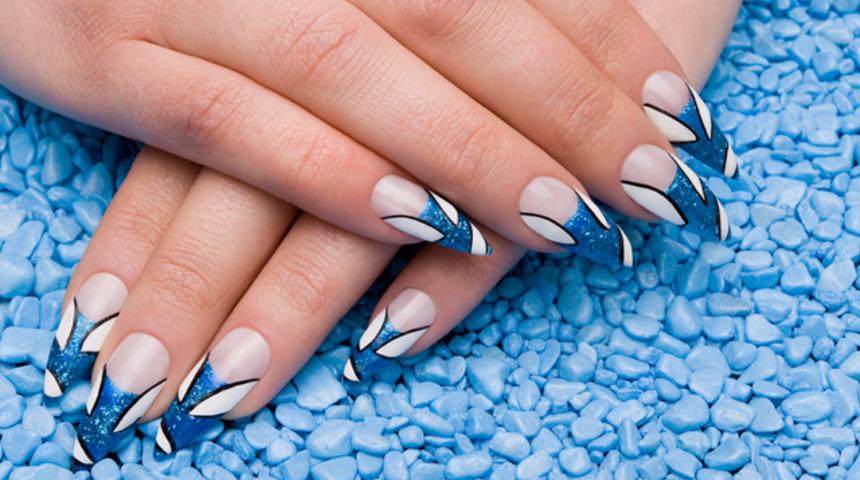 Asetonsuz oje &ccedil;ıkarıcı ile tırnaklar yıpranmıyor