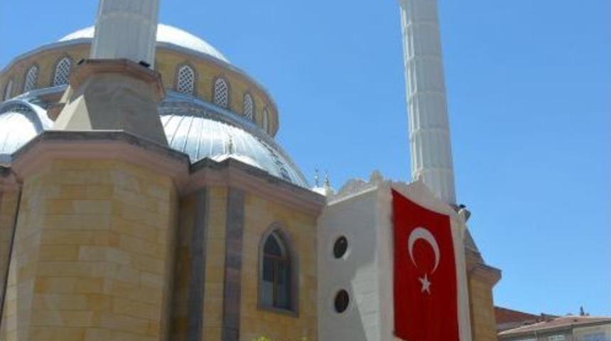 Kendirli Camii Cuma Namazıyla A&ccedil;ıldı