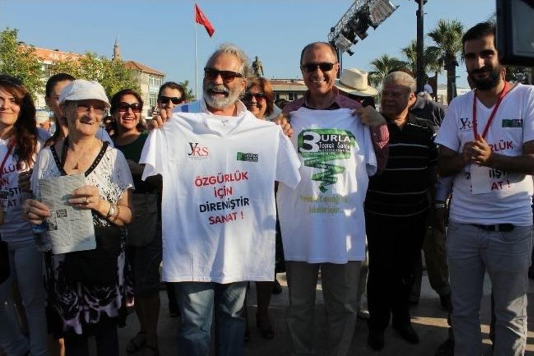 Urla Belediyesi Toprak Sahne Tiyatro Festivali Devam Ediyor